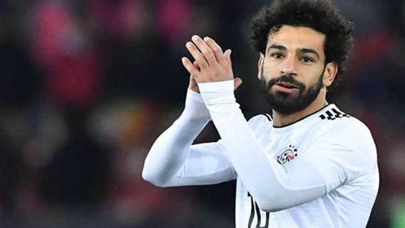 «صلاح» على بعد هدفين