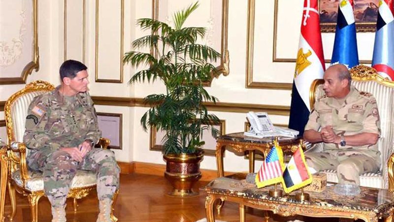 وزير الدفاع ورئيس