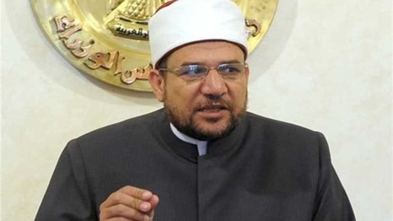 وزير الأوقاف يقرر