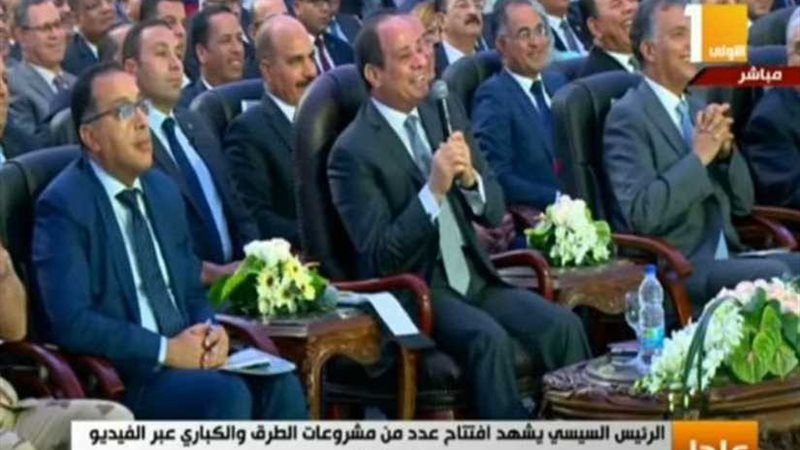 السيسي ممازحًا محافظ