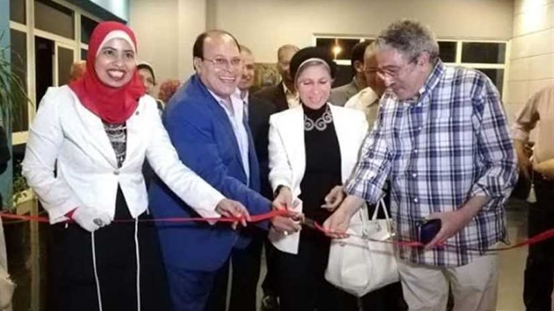 افتتاح معرض لقاء