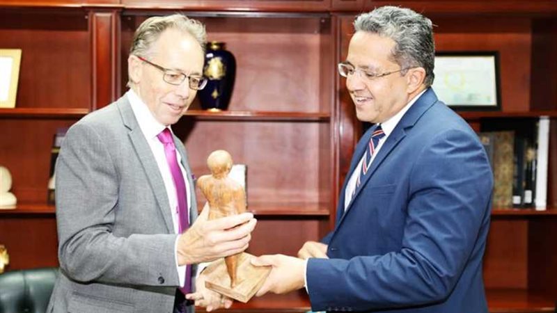 وزير الاثار يستقبل