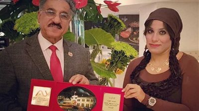 تهنئة للزميلة شاهيناز عزام لتكريمها من الجامعة الأهلية بالبحرين