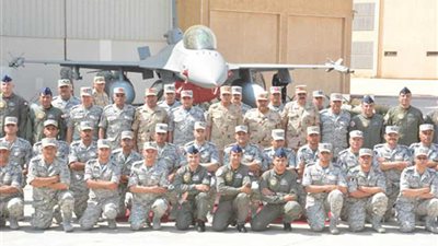 وزير الدفاع يتفقد الأنشطة المخططة لتدريبات النجم الساطع 2018.. صور