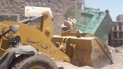 إزالة الإشغالات بموقف الشادر بـ