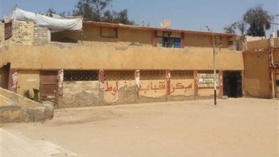 محافظ أسيوط يتفقد قصر الثقافة ومحطة مياه الشرب ومركز الشباب بمنفلوط (صور)