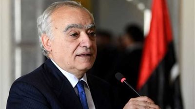 المبعوث الأممي لدى ليبيا يهدد بإعلان اسم من قصف مطار معيتيقة