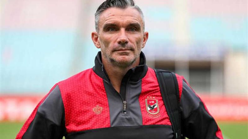 مدرب الأهلي يعلن