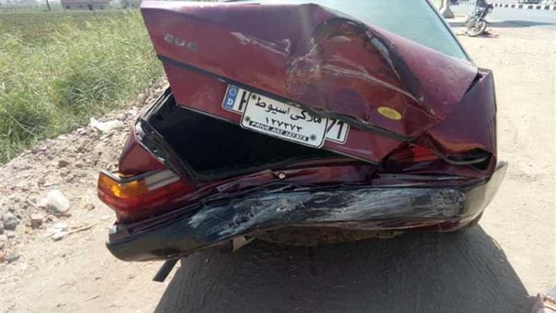 إصابة 4 في حادث تصادم