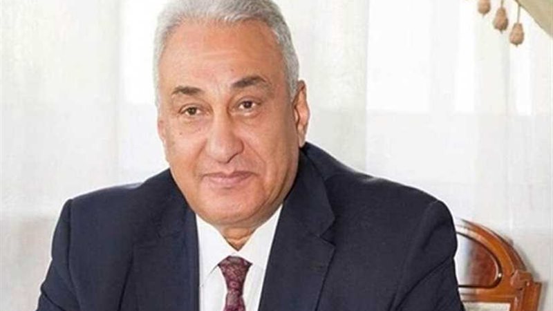 عاشور يوافق على طلبات