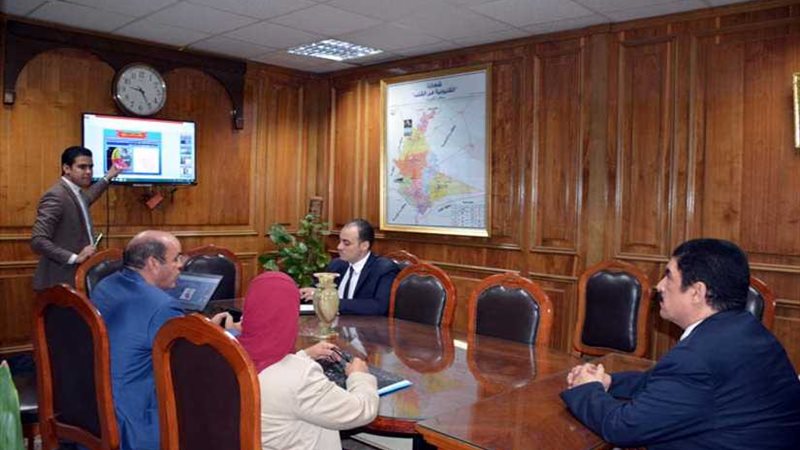 محافظ القليوبية يبحث