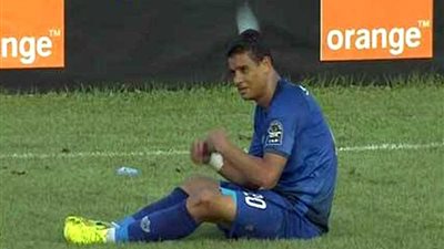 سعد سمير يخرج من مباراة الأهلي وهورويا بسبب الإصابة