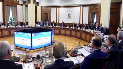 رئيس الوزراء يتابع عددًا من الملفات المهمة في الاجتماع الأول لمجلس المحافظين