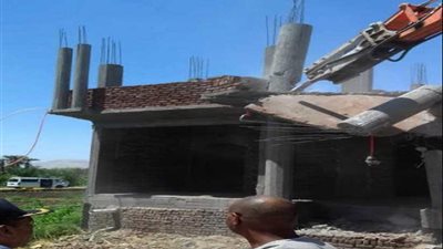 تنفيذ 14 قرار إزالة تعديات على أملاك الدولة شمال الأقصر (صور)