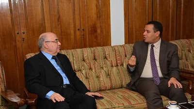 رئيس جامعة بدر يهنئ نظيره بأسيوط برئاسته للجامعة.. صور