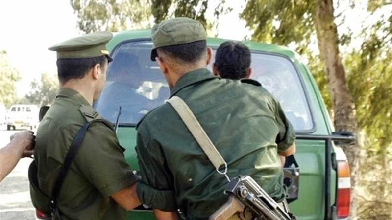 إرهابي يسلم نفسه