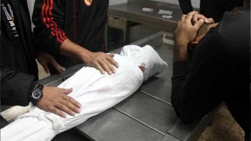 مصرع طفل سقط من أعلي