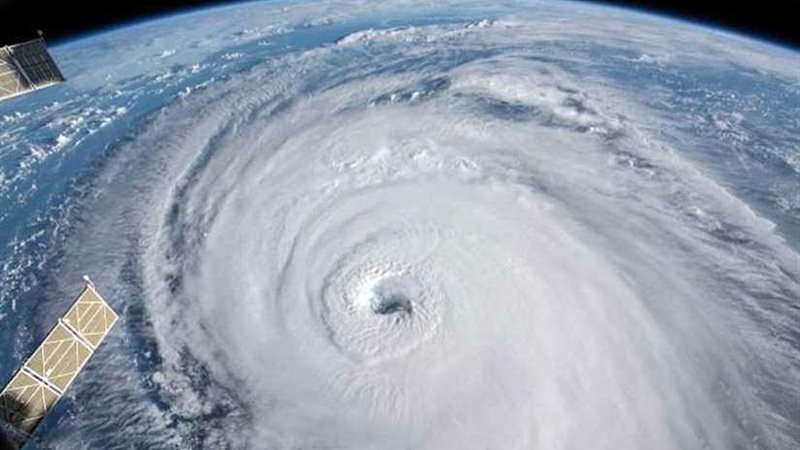 إعصار فلورنسا يقتل