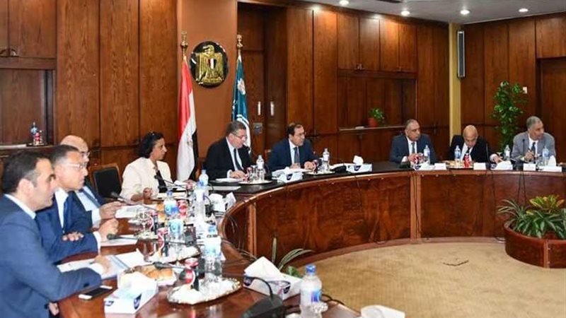 قطاع الأعمال تبحث