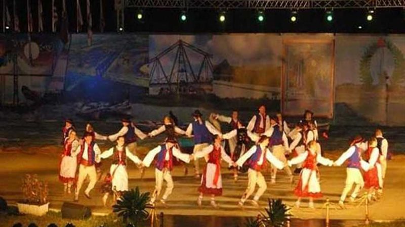 مصارعة الديوك بأوبرا