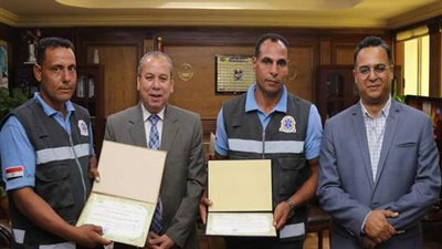 محافظ كفرالشيخ يكرم رجال الإسعاف لتسليمهم 870 ألف جنيه