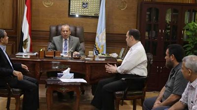 محافظ كفرالشيخ يناقش عددًا من الملفات القانونية والإدارية