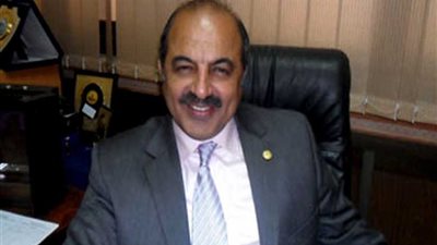 حطب يستقبل أبطال إفريقيا للسباحة بالورود فى مطار القاهرة.. (صور)