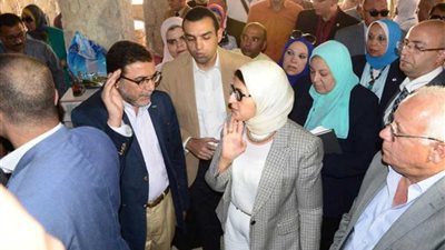 محافظ بورسعيد ووزيرة الصحة يتفقدان مستشفى بورفواد