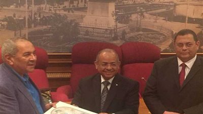 طب الإسكندرية تكرم مشرف 