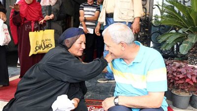 حل مشاكل المواطنين على سلالم ديوان محافظة المنوفية