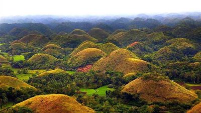 تلال الشيكولاتة بالفلبين!