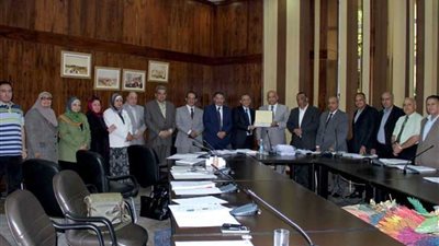 جامعة طنطا تكرِّم وكيل التربية الرياضية