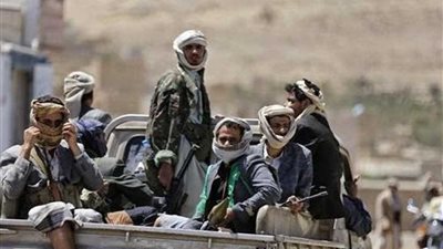 مليشيات الحوثي تحتجز سيارات إغاثية بوسط اليمن