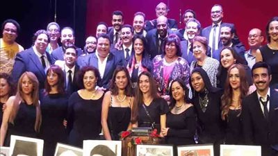 وزيرا الثقافة والسياحة ووفد لوزارة الاستثمار والمسرحيون يلحقون 