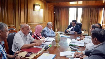 القليوبية تبحث مع العليا للقيادات التجديد لدرجة مدير عام طب الأسنان