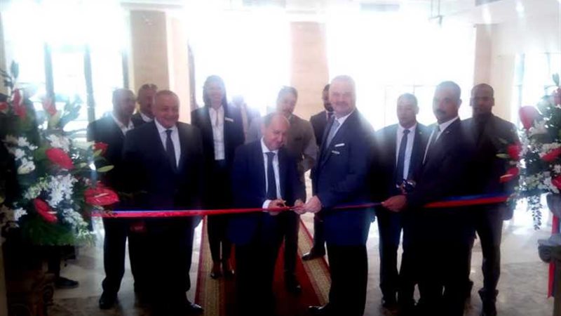 وزير التجارة يفتتح