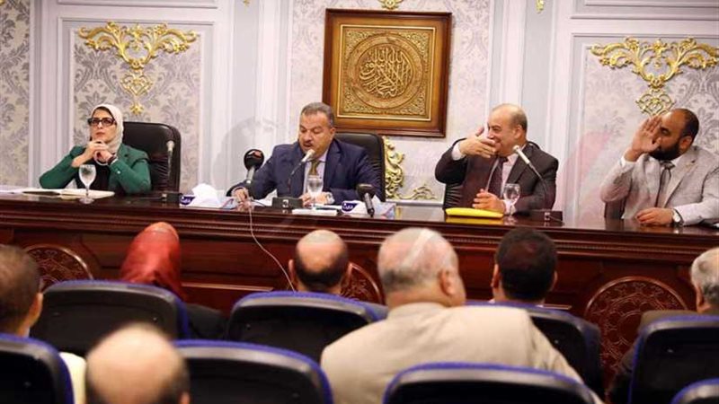 مشادة بين وزيرة الصحة