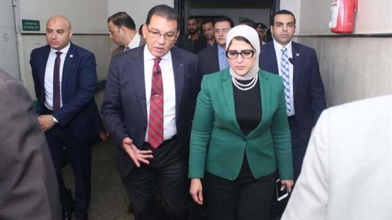 باشات يرافق وزيرة