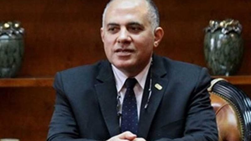 وزير الري يتفقد بعض