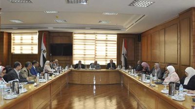 لجنة قطاع الصيادلة تجتمع في جامعة كفرالشيخ