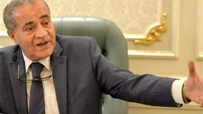 وزير التموين يفتتح معرض 