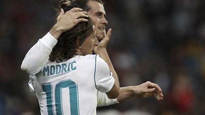 ريال مدريد يستهل رحلة الدفاع عن لقب أبطال أوروبا بالفوز على روما الإيطالي بثلاثية نظيفة