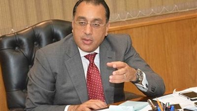 رئيس الوزراء يشيد بافتتاحات الصحة والتعليم ويكلف بتطبيق إجراءات ترشيد الإنفاق الحكومي