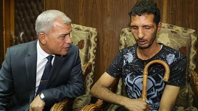 حكاية 4 ساعات فحص فيها محافظ المنوفية 70 طلبًا للمواطنين