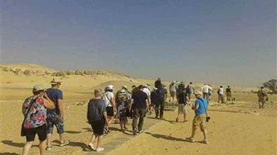 وفد سياحي المانى يصل مرسى تل العمارنة بالمنيا