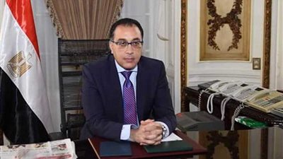 رئيس الوزراء يتلقى تقريرا عن أداء موسم الحج