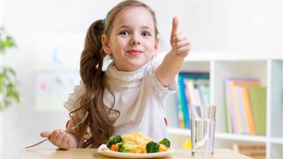 استشاري تغذية علاجية: النظم التغذوية السليمة تقي الأطفال من الأمراض المزمنة