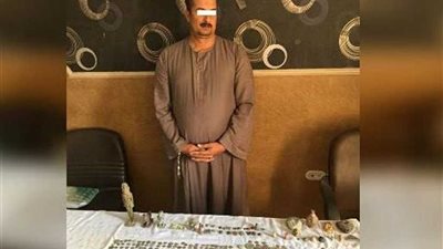ضبط صاحب مخبز وبحوزته 890 قطعة أثرية بالمنيا