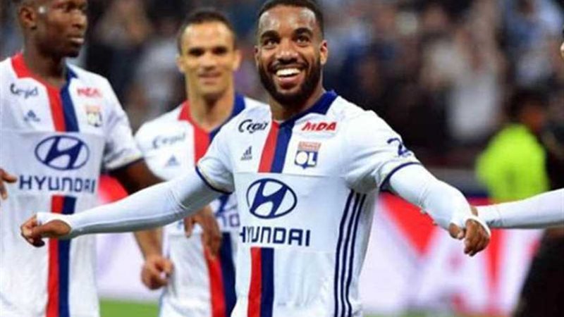 ليون الفرنسي يفوز