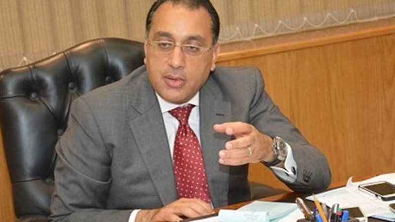 رئيس الوزراء يشيد